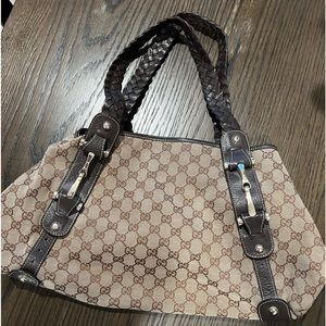 Gucci shoulder bag